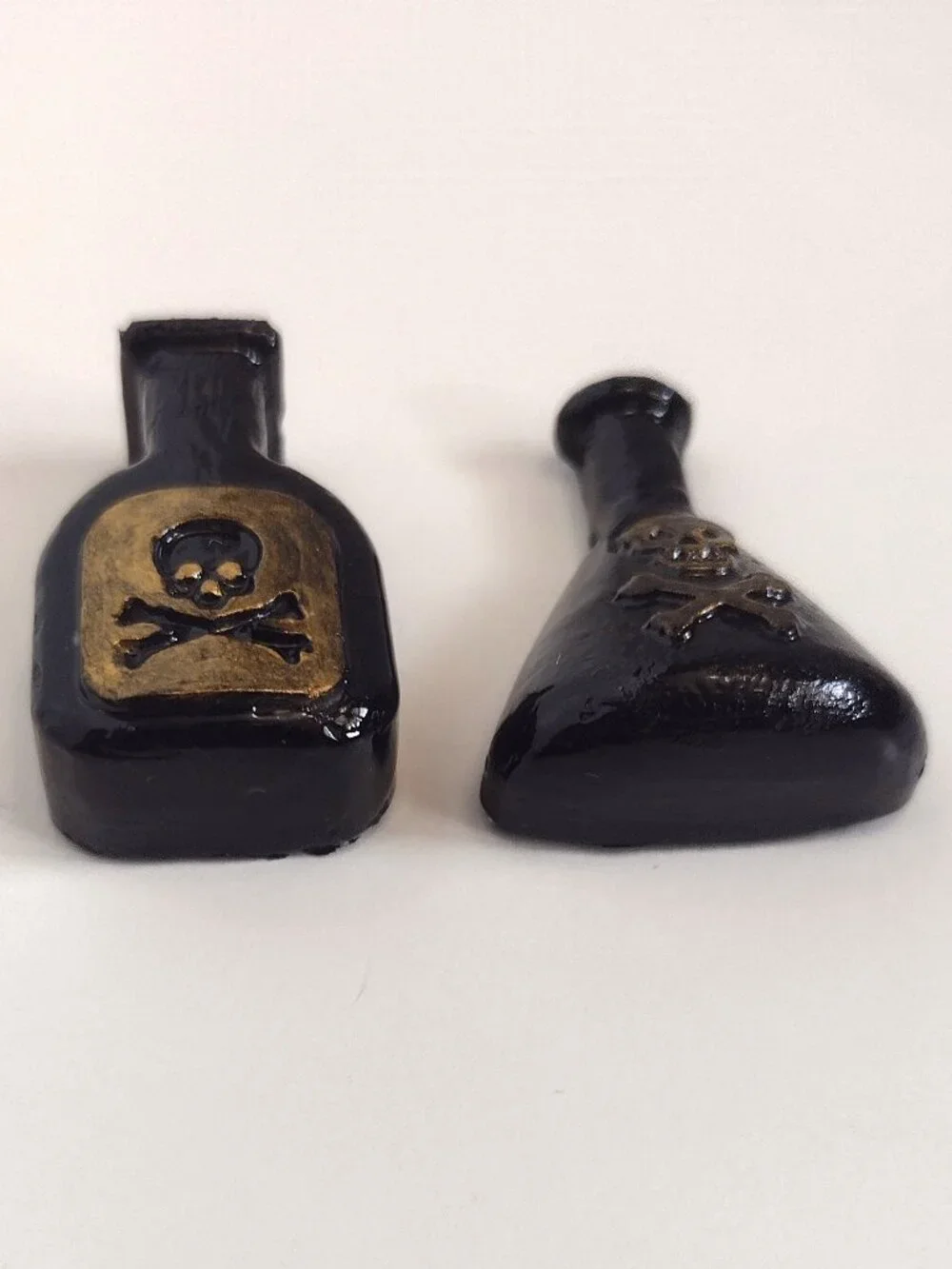 2 Black & Gold Gothic Halloween Apothecary Bottles, Skull & Crossbones Flat-back